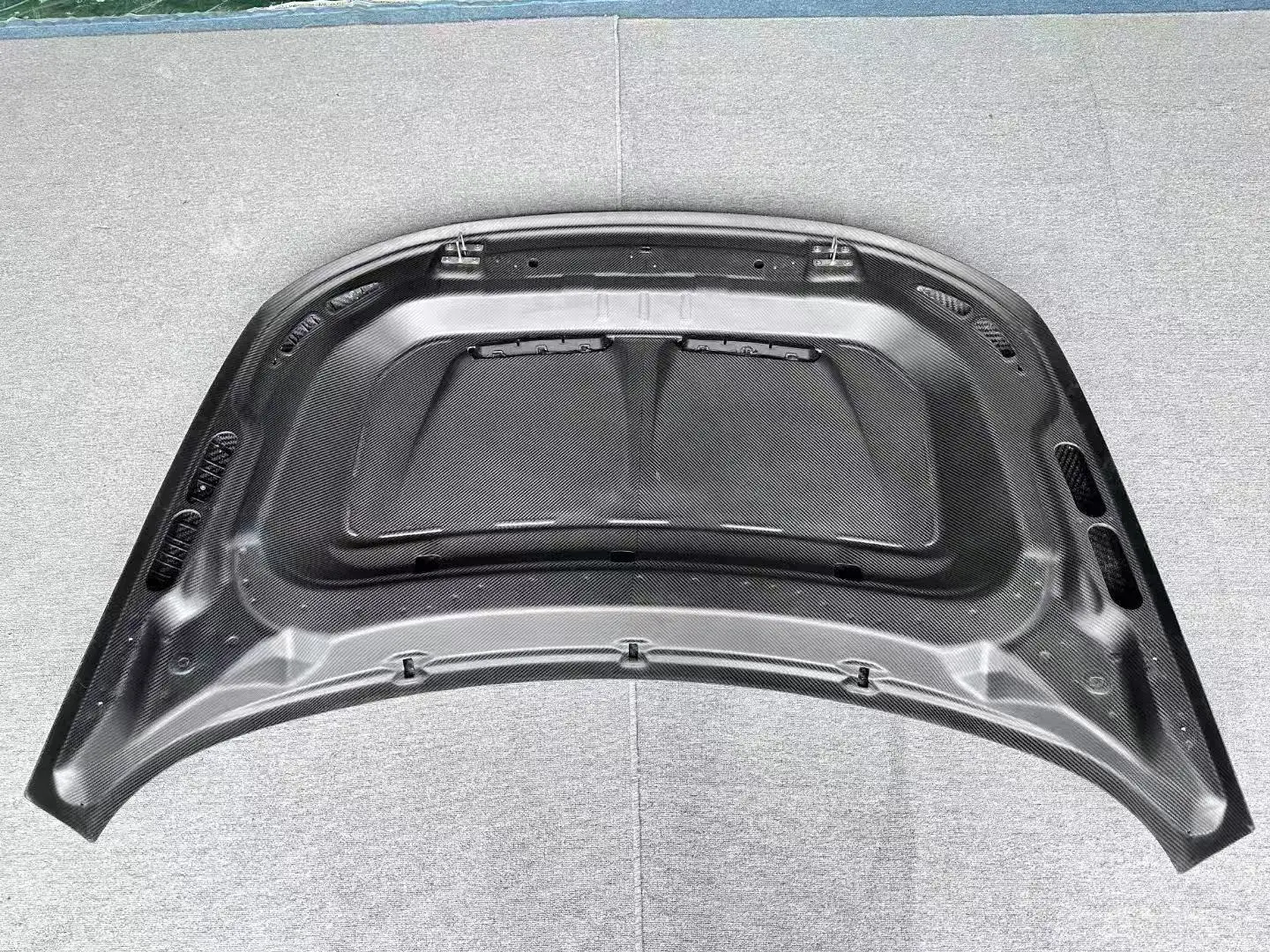 Factory New High Quality Dry Carbon Fiber Hood for Range Rover Sport