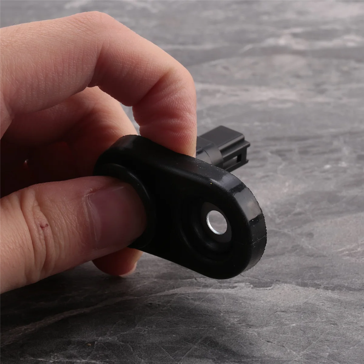 AT77 ドアカーテシライトスイッチ 84231-60070 トヨタ カムリ カローラ レクサス サイオン用