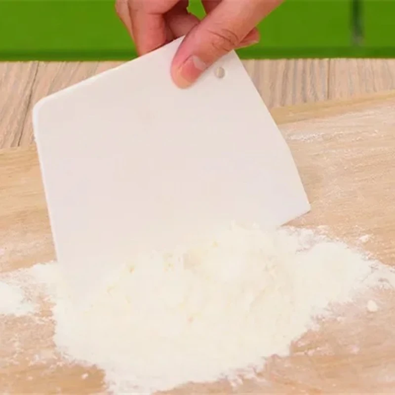 

1PC Baking Tool Plastic Scraper DIY Pastry Cream Spatula Trapezoidal Dough Cutting Cake Divider Kitchen Accessories