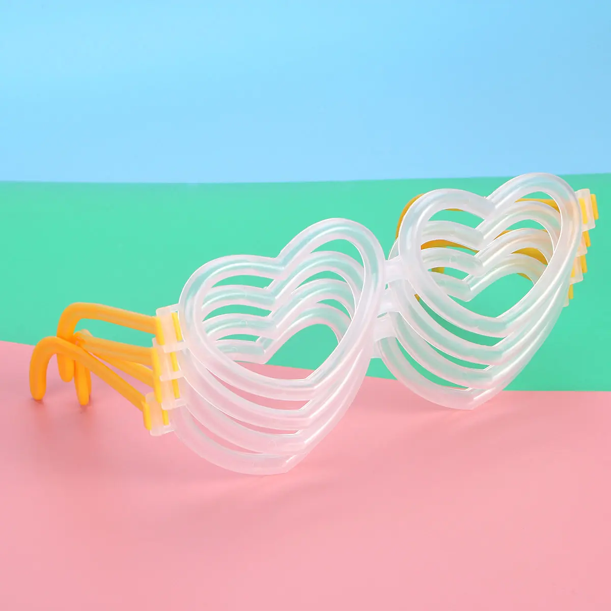 

30Pcs Fluorescent Heart-Shaped Glow Glasses Bright Long-Lasting Light Up Eyewear for Concerts Parties Weddings New Year