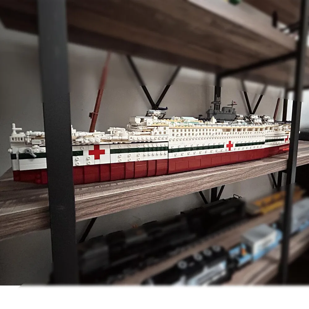 

MOC-95563 The Largest Hospital Ship Model 33 Inches Long 1:325 Scale 3445 Parts