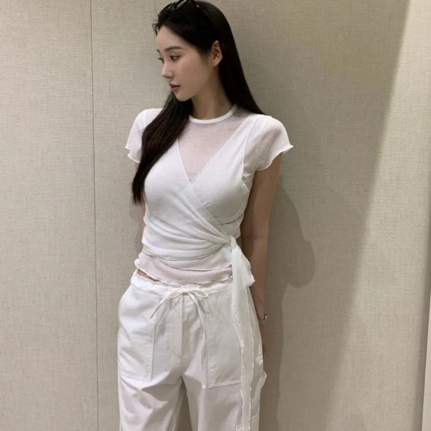 

Летний шикарный комплект из двух предметов: футболка с коротким рукавом, жилет и пояс в корейском стиле. Женская мода для весны, осени и зимы, повседневная одежда.