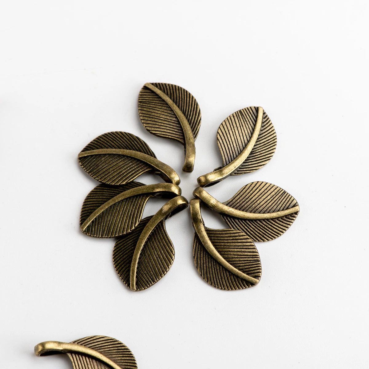 DIY Alloy Leaf Pendant For Decoration Charms Jewelry Findings & Components For Jewelry Making #JZ111