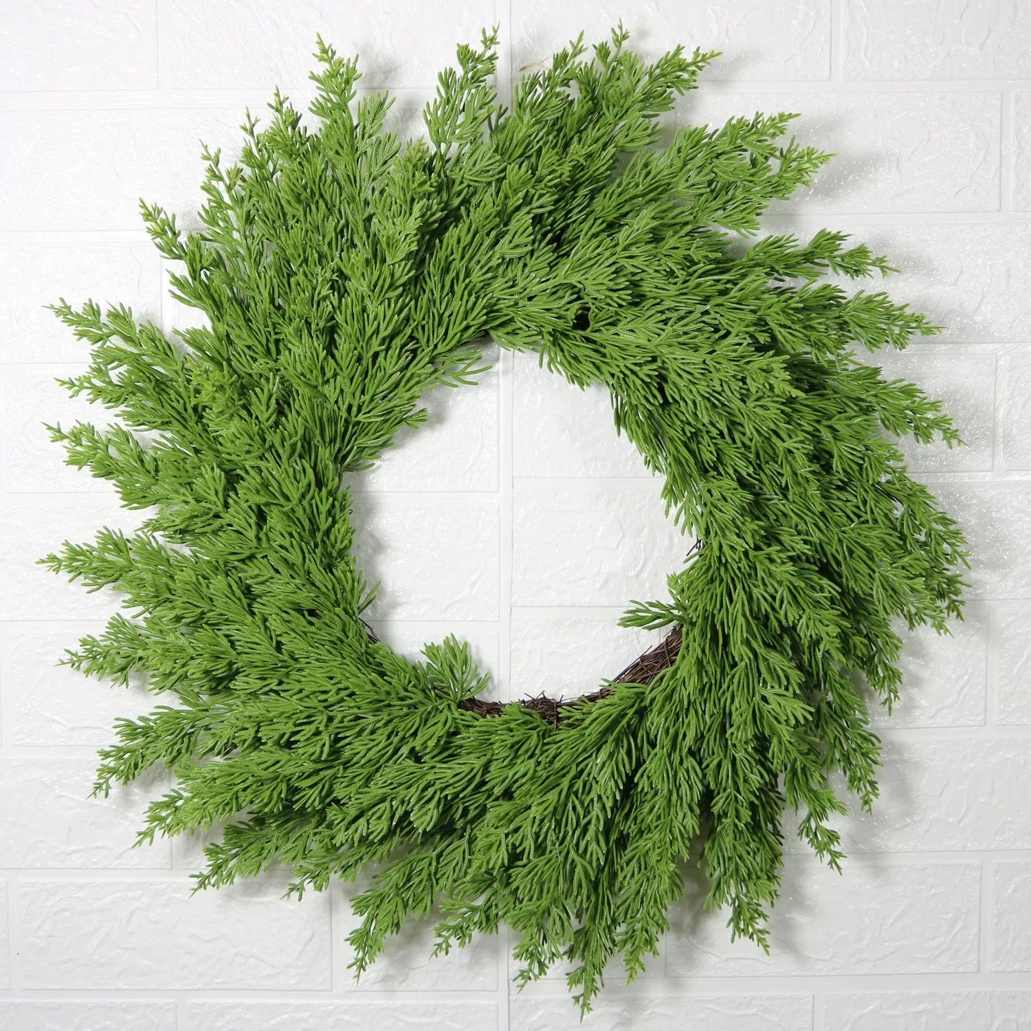 Pineleaf-corona de ratán verde para decoración navideña, corona Natural para puerta delantera, pared y puerta