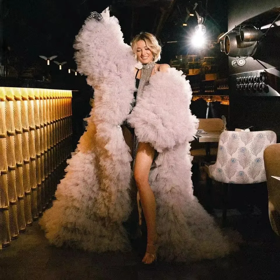 Romantic Full Tiered Tulle Coats Women Long Jacket Extra Ball Gown Fluffy Mesh Maternity Photo Shooting Coat Robes Party Dress