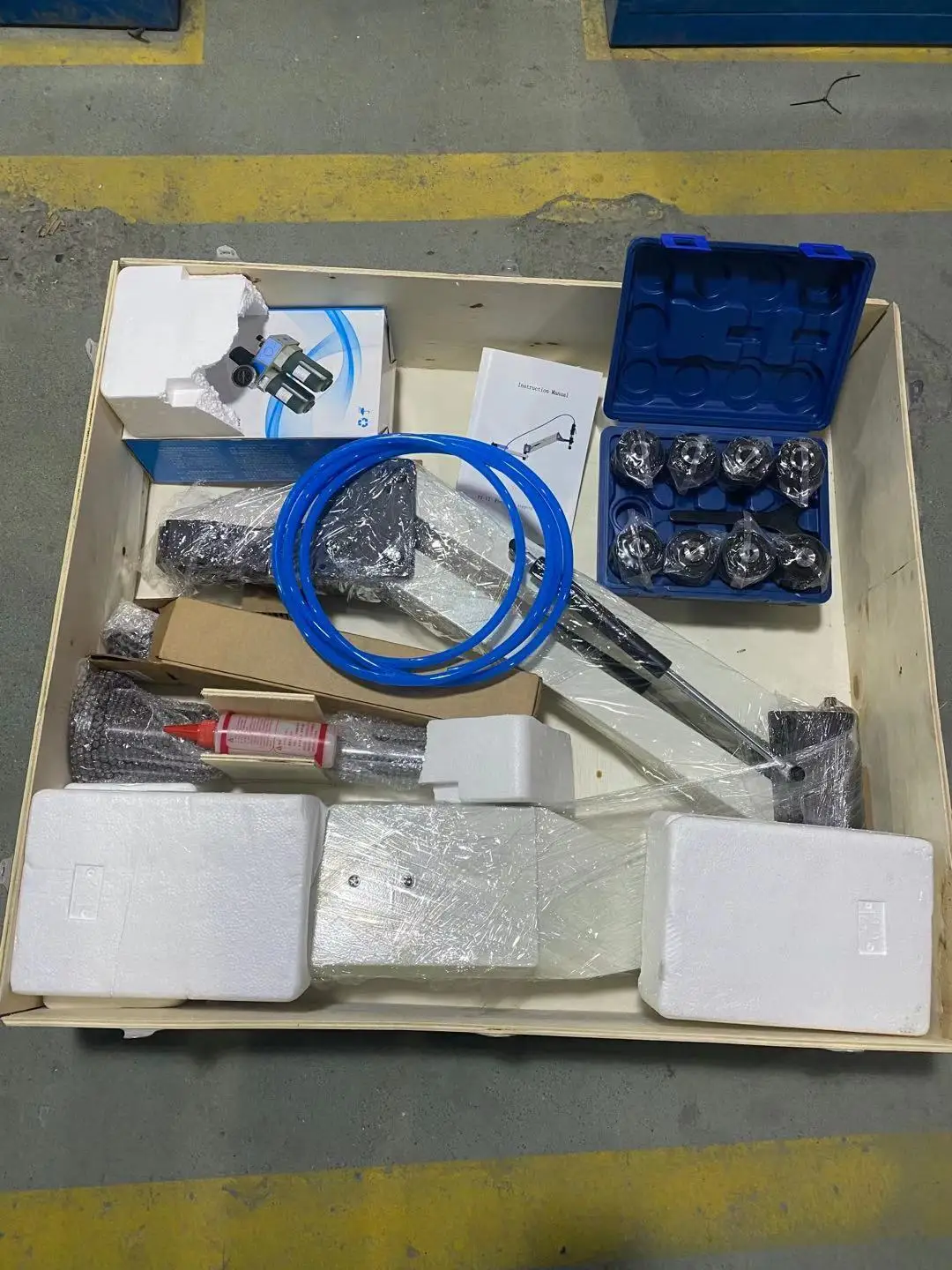 Hot Selling M3-M16 Vertical Flexible Arm Knobs Nuts Rubber Thread Making Manual Screw Air Pneumatic Tapping Machine Tapper