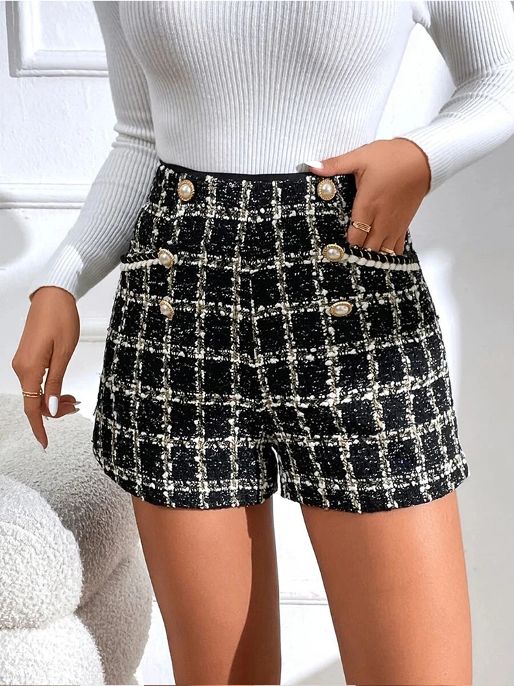 Women\'s summer fashion vintage woolen A-line woven black and white plaid front button-decorated trouser shorts