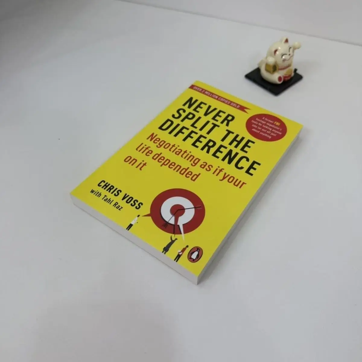 English Version of Never Split The Difference Strong Negotiation Chris Worth Философия Books Libro Книга Philosophy Booklibreria