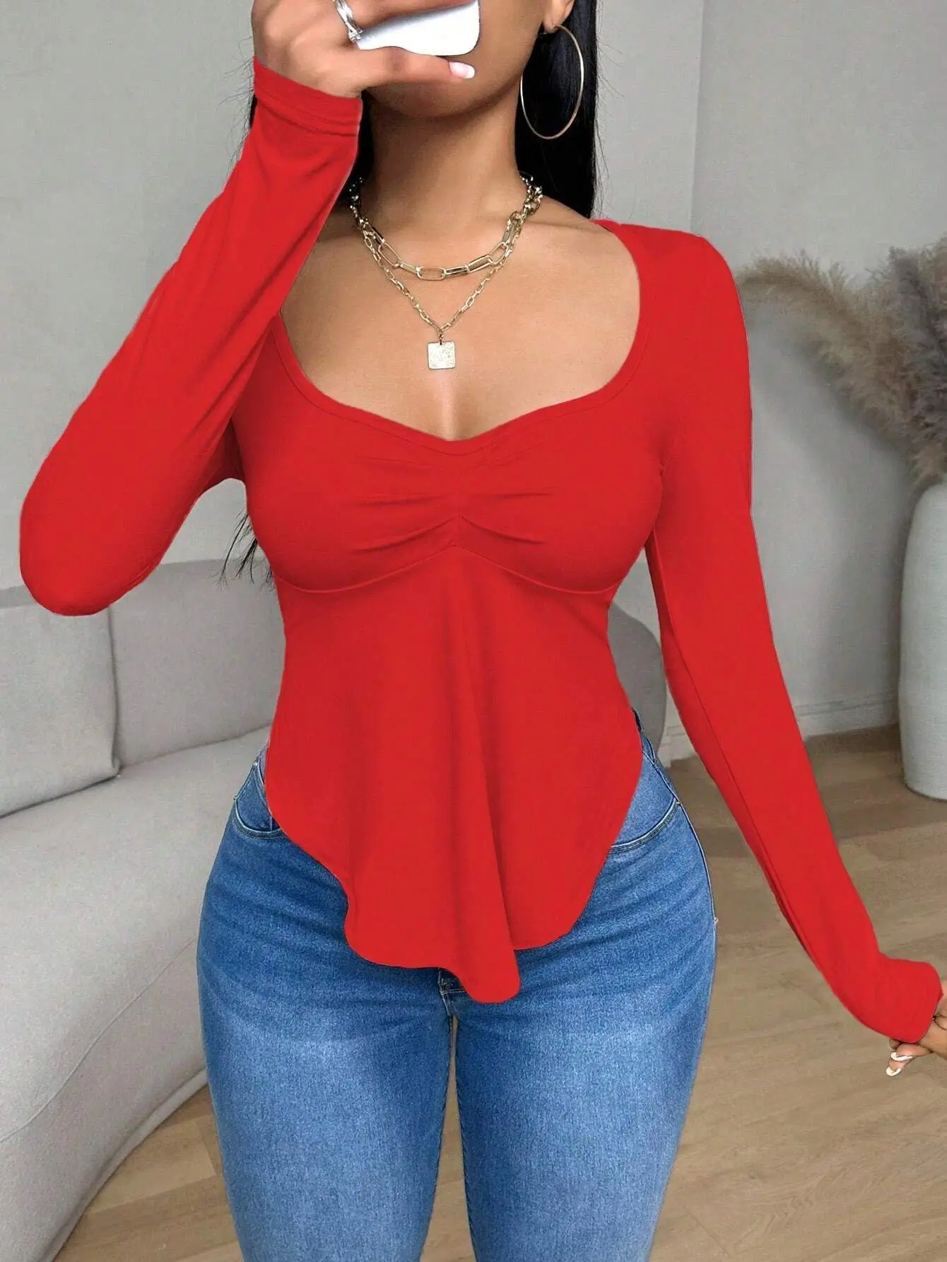 Damen Sweetheart-Ausschnitt Gerafftes Oberteil mit Langen Ärmeln Unregelmäßiger Gebogener Saum Slim Fit Einfarbiges Basic Y2K Casual T-Shirt – Detail 1