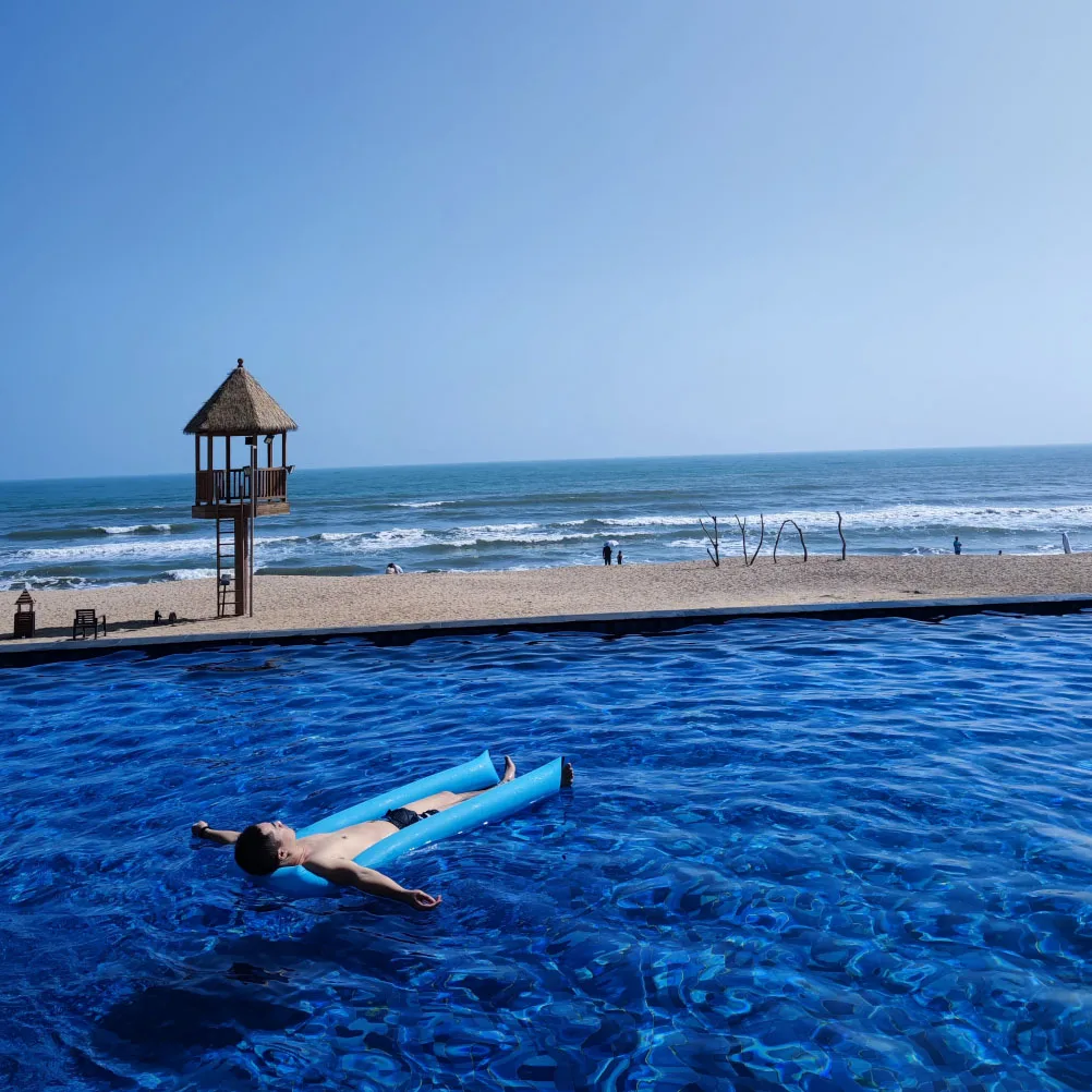 

Inflatable Floating Bed Lounger Mat for Lake Swim Water Pool Adult Dual Purpose