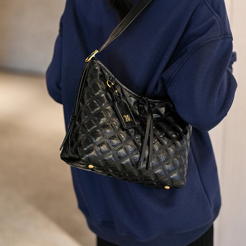 

Luxury Designer Leather Crossbody Bag For Women Elegant Shoulder Bag Classic Vintage Style Fashionable Handbag