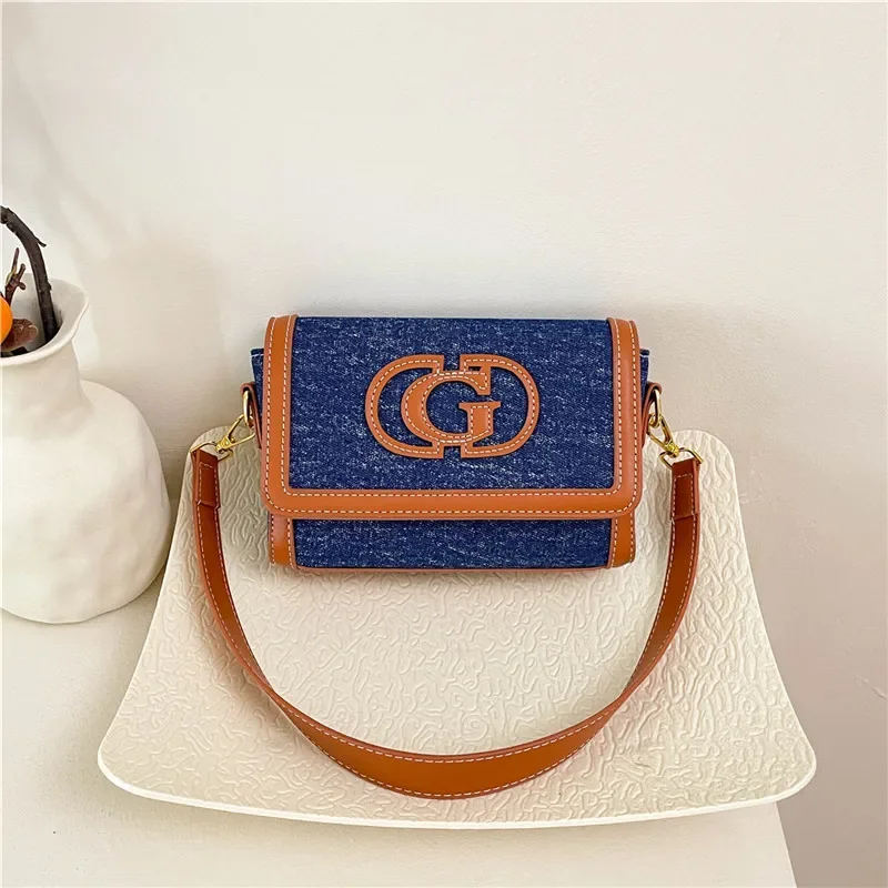 

Elegant Solid Color Leather Crossbody Bag Paris Fashion Vintage Clutch Minimalist Luxury Tote For Stylish Commuter Women