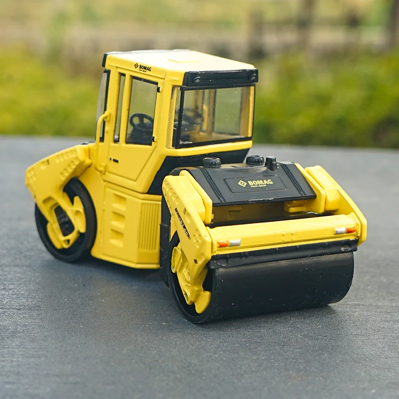 1:50 Scale BOMAG BW203AD Road Roller Alloy Construction Machinery Engineering Car Model Collection Gift Toys