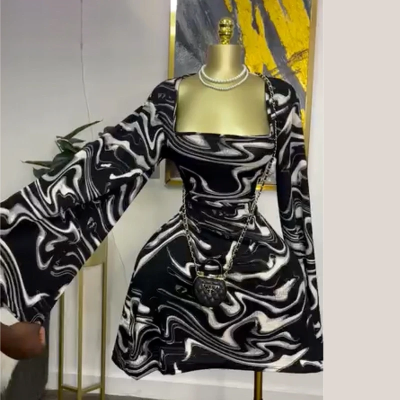 فستان نسائي قصير بأكمام طويلة مطبوع عليه زهور كبير سوينغ 2025 عطلة الصيف وأعياد الميلاد فساتين الحفلات المثيرة