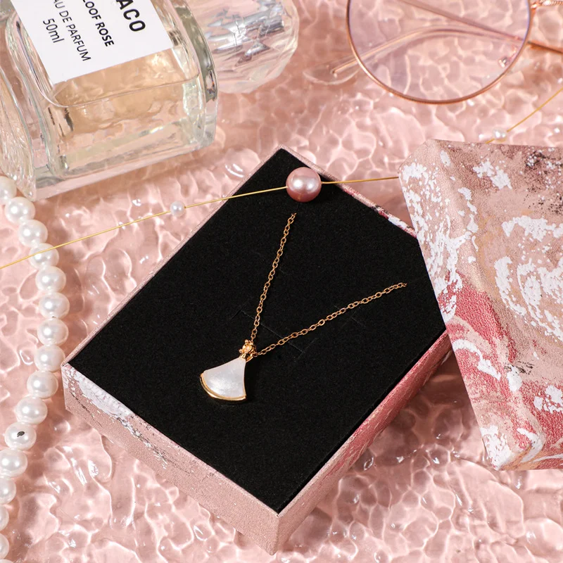 

Ожерелье Шкатулка для драгоценностей Коричневый браслет Коробка для колец Цветочная упаковка Коробка Высокое качество для серег Ювелирные аксессуары Брелоки