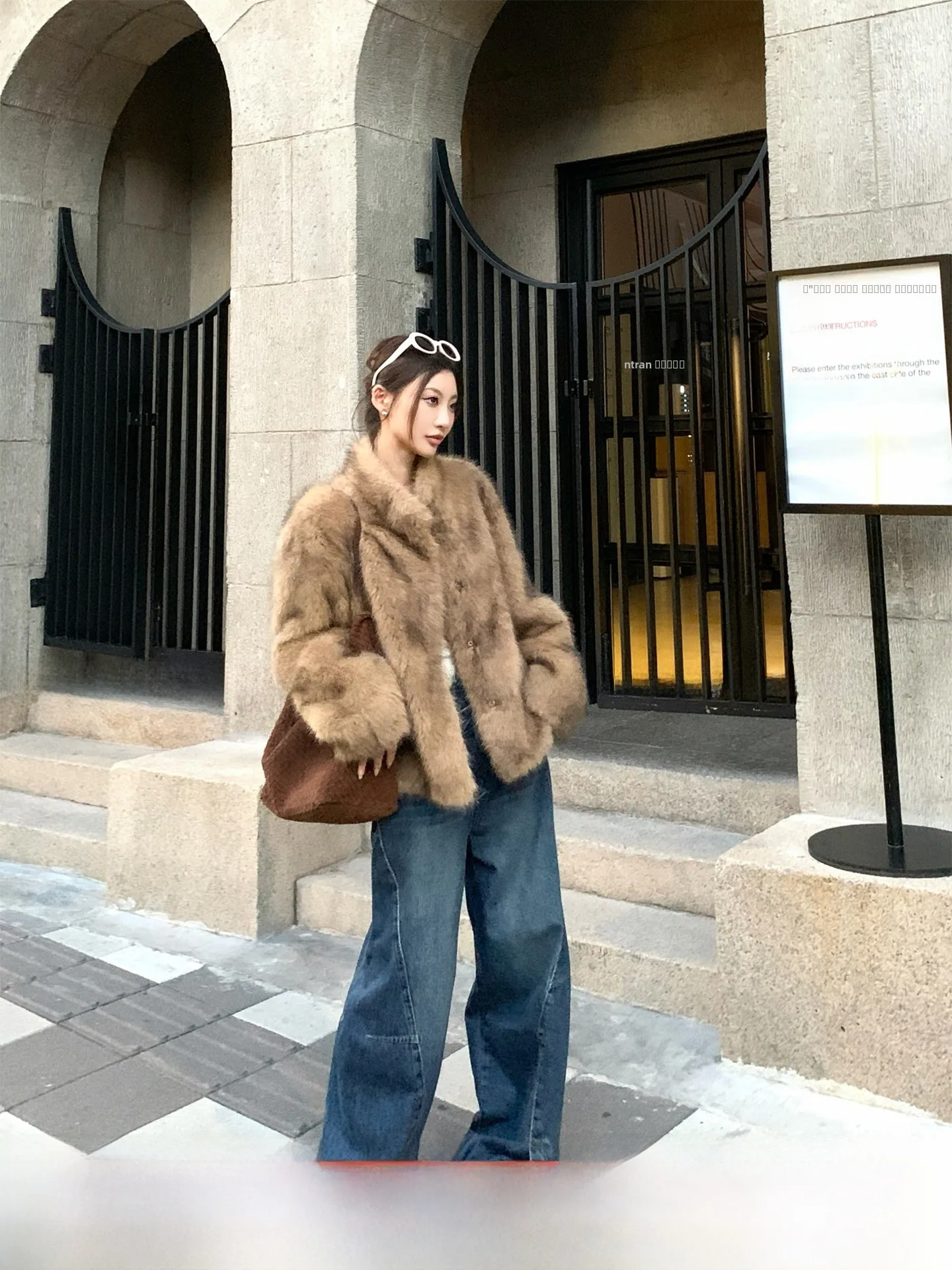 

Женская экологичная шуба из искусственного меха Wild Ancient Silver Fur, короткое пальто с длинными рукавами на пуговицах, осенняя новинка