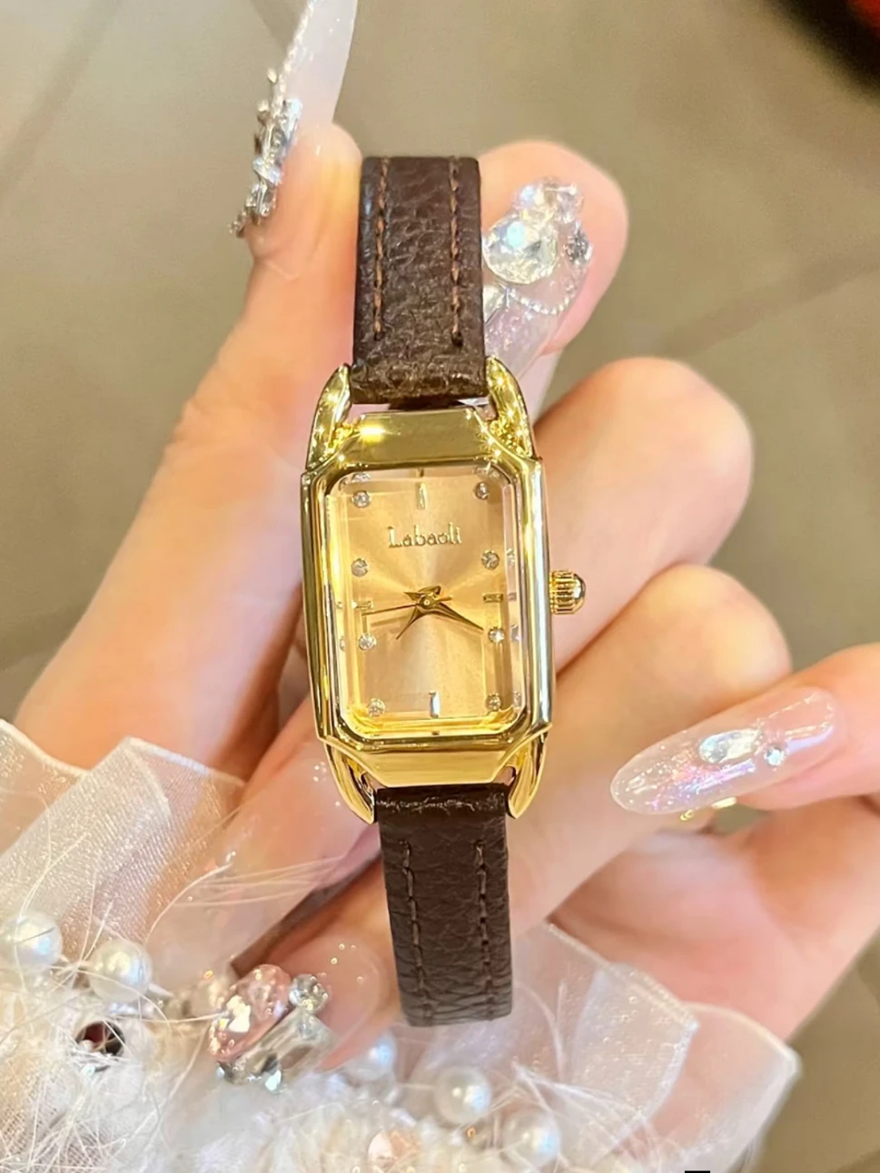 The same style simple temperament versatile women's leather belt watch classic personality fashion ladies quartz gift for women