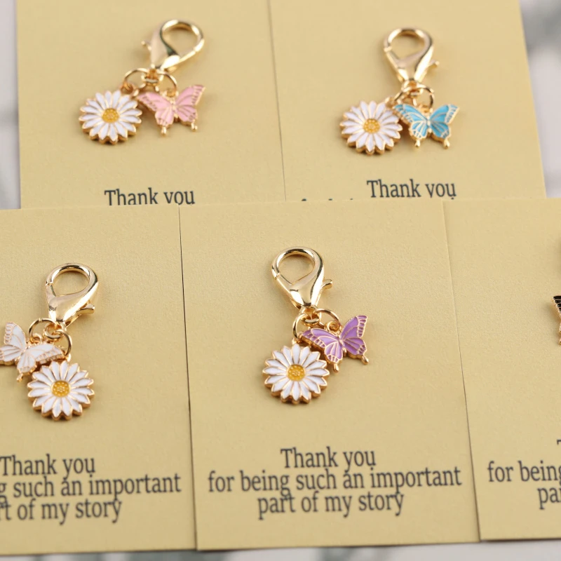 5Set “Thank you for being such an important part of my story”Interesting Daisy Butterfly Pendant Keychain Can be used to decorat