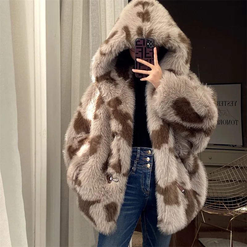 

Environmental Protection Faux Fur Lamb Fox Fur Plush Coat Female 2023 New Winter Thick Hooded Cotton-padded Jacket Outer Coat.