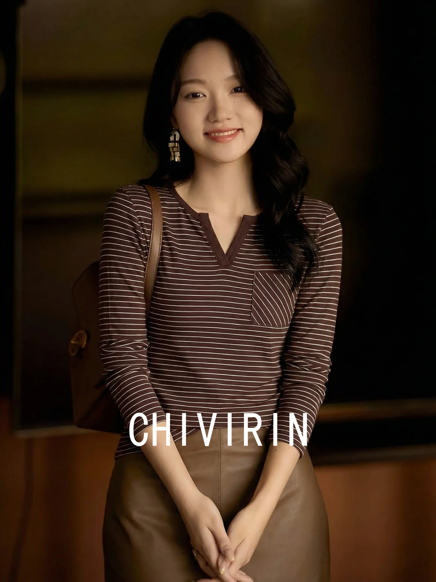 

Женская трикотажная футболка Chivirin из шелковой шерсти с V-образным вырезом, приталенная, с длинным рукавом, в полоску, мягкая, в корейском стиле, нежный модный топ