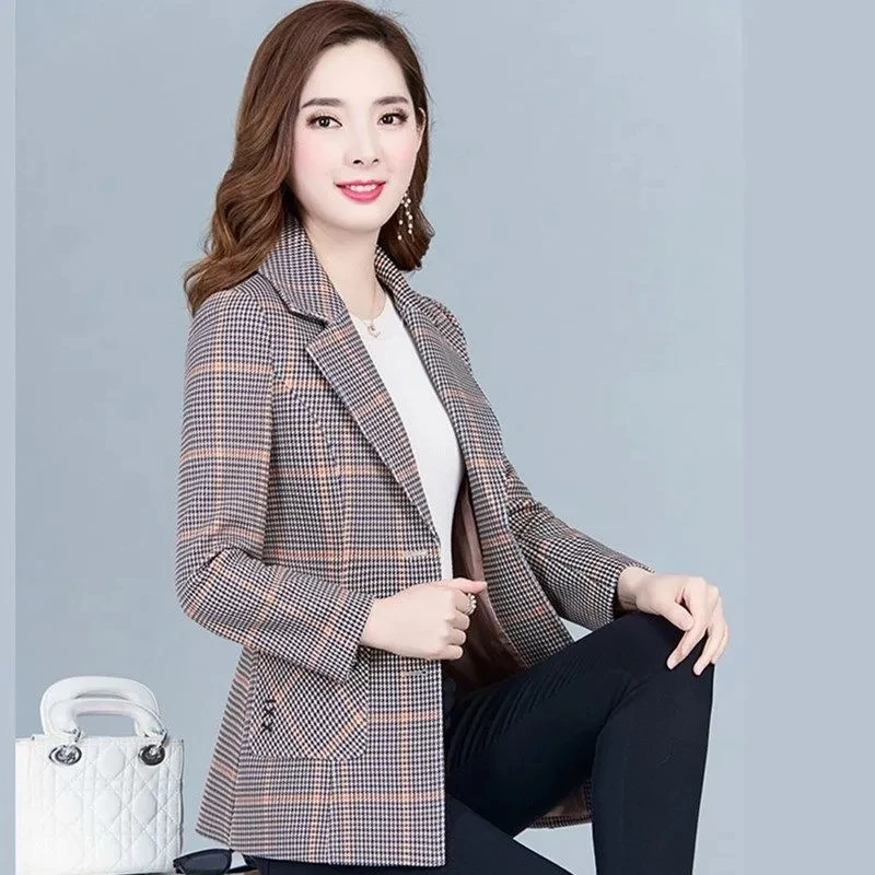 Women Blazer Turn-Down Collar Single-Breasted Slim Lady Spring Plaid Blazer Casual Short Jackets Middle-aged Female Suit 5XL