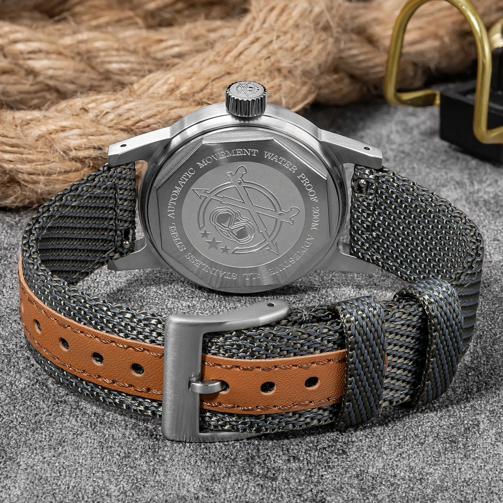 ADDIESDIVE Homem Relógios De Luxo Mecânica NH35 Novo 36mm Dome Bubble Mirror Vidro Retro C3 Luminous 20Bar Relógio Mergulhador À Prova D' Água