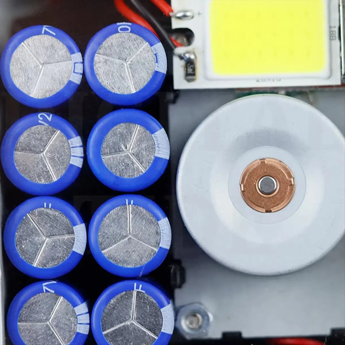 

ABNH 8-конденсаторный ручной генератор с USB-зарядкой для кемпинга и экстренных ситуаций, запускается за 2 минуты, может запустить 40-50 раз подряд.