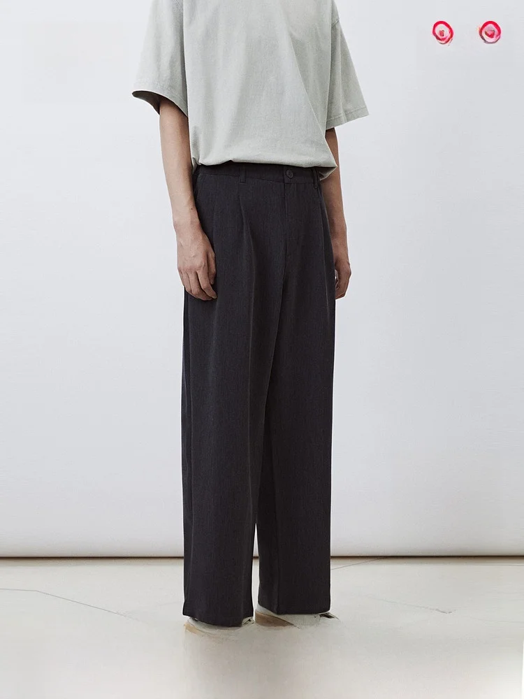 

Мужские повседневные брюки H&M: прямой крой, свободная посадка, длинные, зимние, с дизайнерским акцентом на штанинах, удобные, из смесового полиэстера