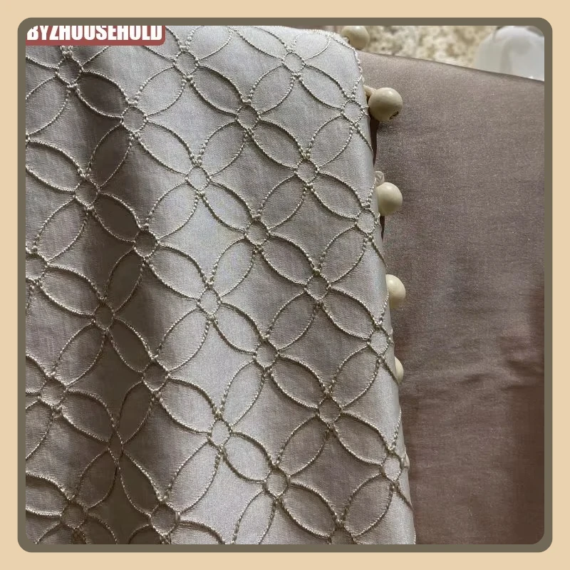 

New Manufacturers Light Luxury Cream Embossed High-precision Four-leaf Flower Leaning Bag Clothing Fabric Lace Princess Yarn