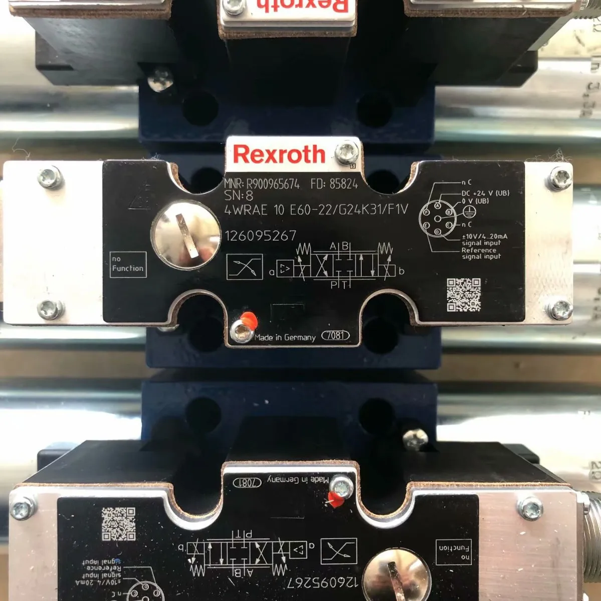 Rexroth Proportional Directional Valve R900962497 4WRE10E2-64-1X/24K4/M