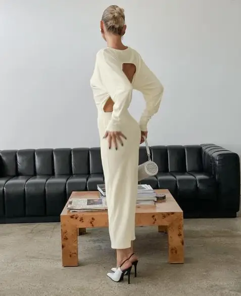 Robe élégante et Simple pour femmes, dos découpé, manches longues, col rond, longueur mi-longue, robe moulante aux hanches
