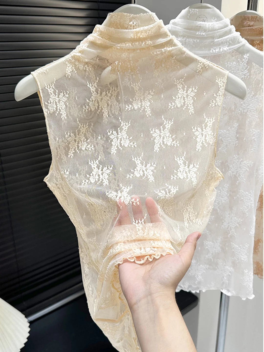 Lace Trim Collarless Women's Vest Top Sleeveless Base Shirt Inner Wear No Sleeve Upper Apparel Versatile Early Autumn Fashion