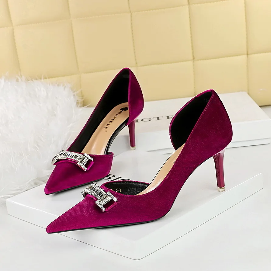 

Banquet High Heels Women's Thin Heels Suede Surface Shallow Mouth Pointed Hollow Side Metal Water Diamond Pumps Ladies Shoes