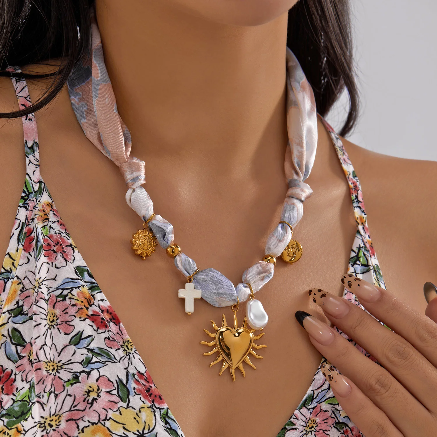 

316L Stainless Steel Golden Flower Sun Cross Pearl Heart Necklace Women New Colored Pattern Ribbon Neck Chain Jewelry Accessory