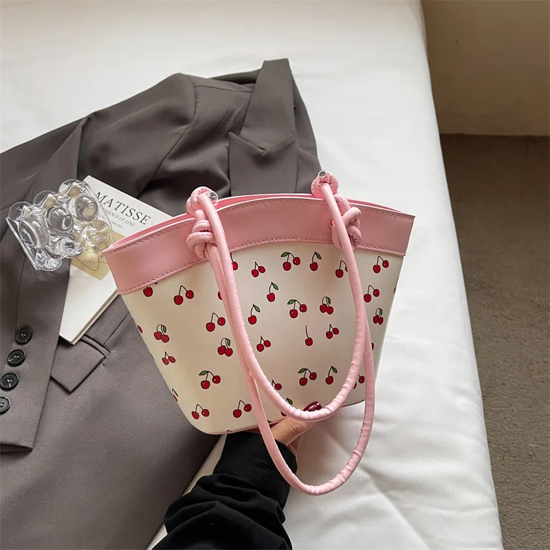 Torba damska z motywem wiśni inspirowana projektantami, jesień 2025, mała torebka na ramię, wielofunkcyjna, modna, estetyczna torba dzienna.