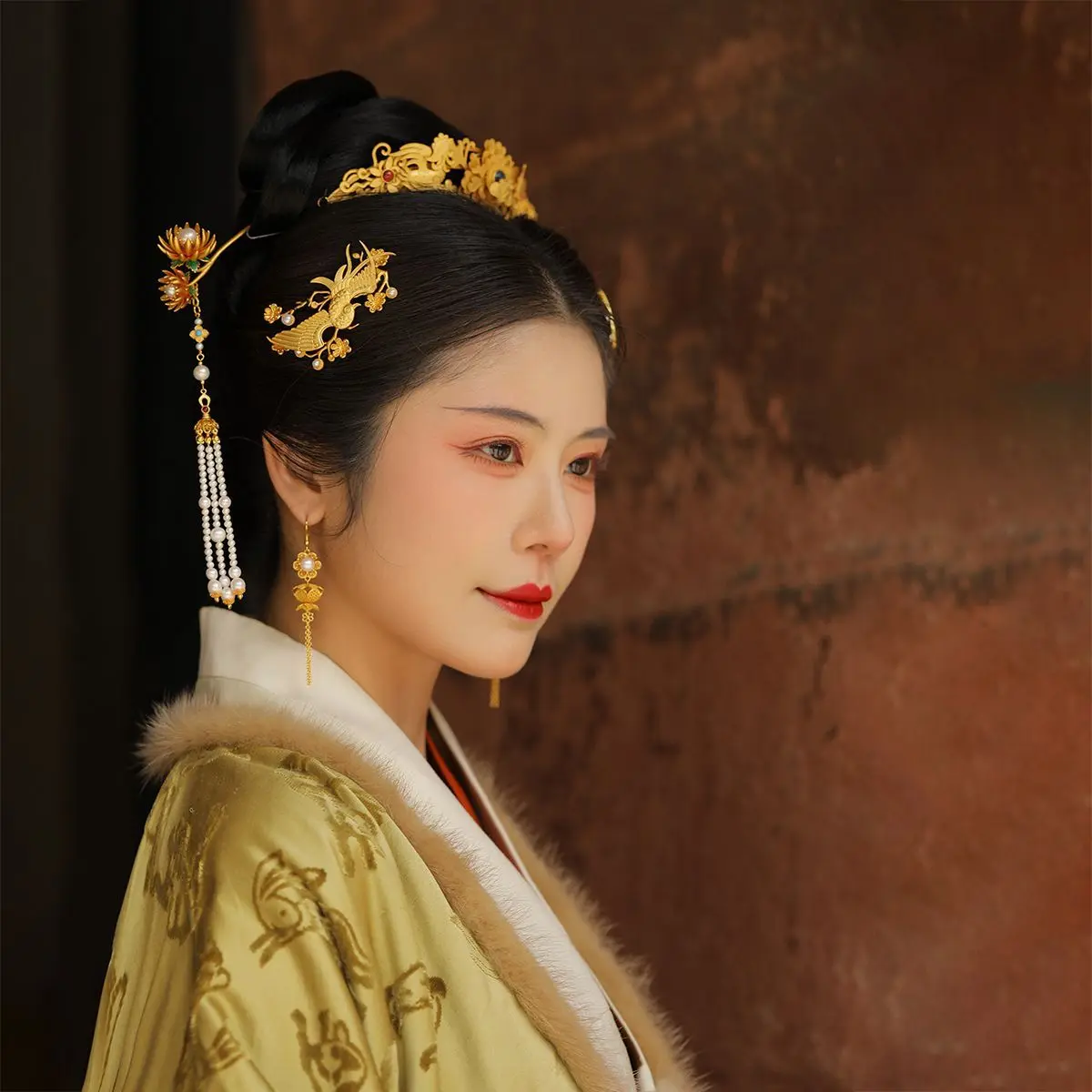 Chinese Traditional Auspicious Magpie Plum Blossom Hairpin Gold Plated Copper Faux Pearl Ming Dynasty Hanfu Hair Stick Vintage