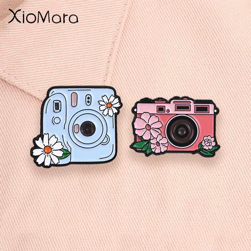 Retro Floral Camera Enamel Pins Daisy Instant Camera Brooches Lapel Backpack Hat Bags Decoration Badge Jewelry Gifts for Friends