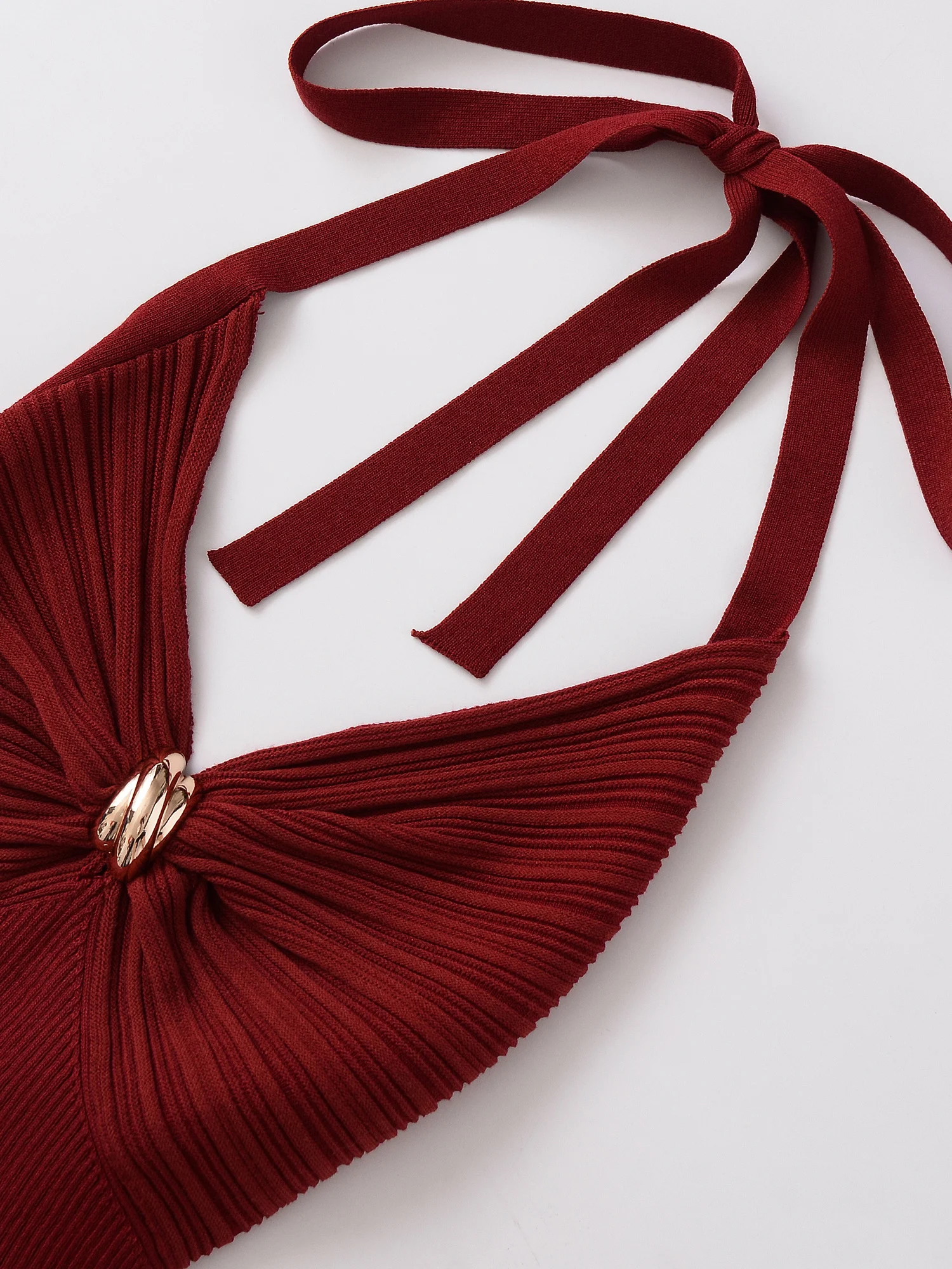 Sexy Knitted Vest Pure Desire Sle V-Ne Slit Metal Bule oulder Bared Belted Slim Fit Hanging Strap Top for Women