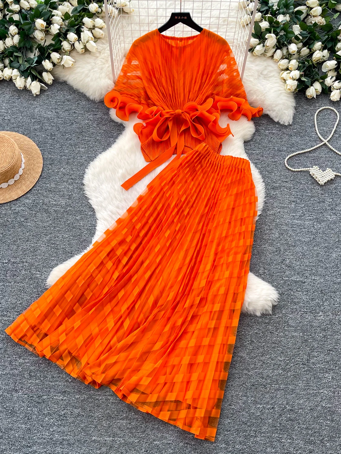 

Elegant Lace V-neck Two-piece Set Women's Summer Belted Slimming Gown Fashionable Business Casual Wear High Waist Skirt