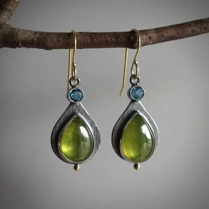 

Jianjie Retro Classic Female Inlaid Green Gemstone Pendant Earrings Water Droplet Shaped Pendant Earrings Party Accessories