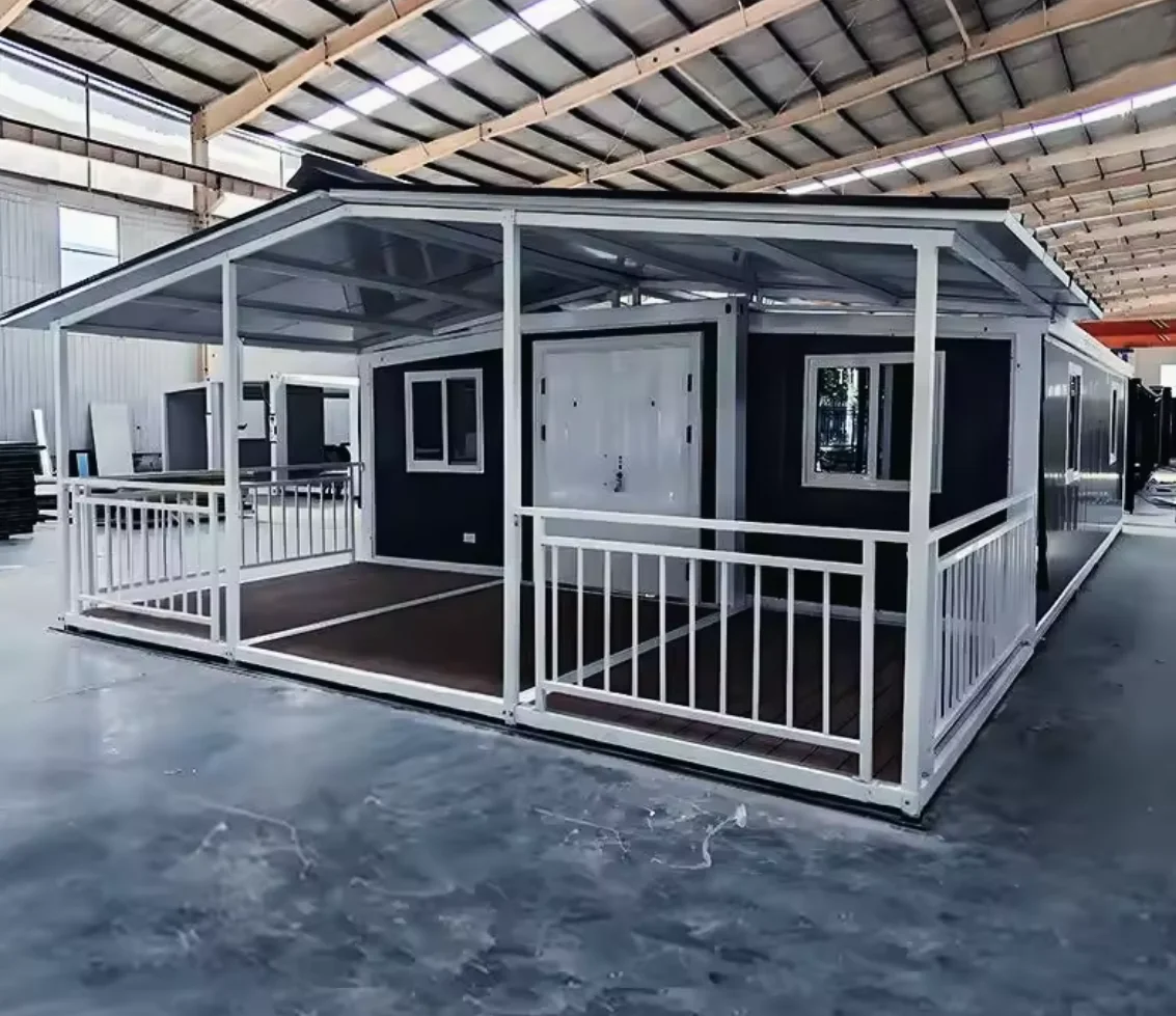 Prefabricated House 2 bedrooms 1 bathroom Hotels  and house Waterproof Windproof High-Quality Fast-Assemble Container House