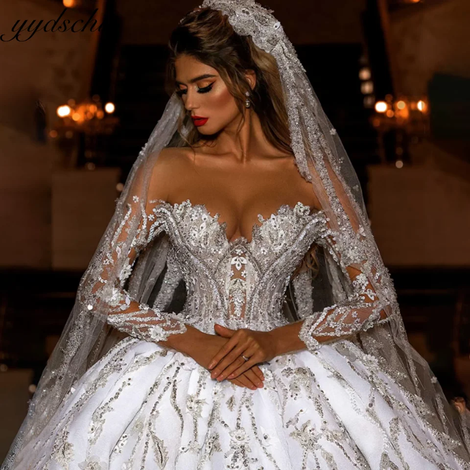 

Embroidery Wedding Dresses Sweetheart Lace Appliques Sequins Bridal Gowns Custom Made Jewel Long Sleeves Sweep Train Ball Gown