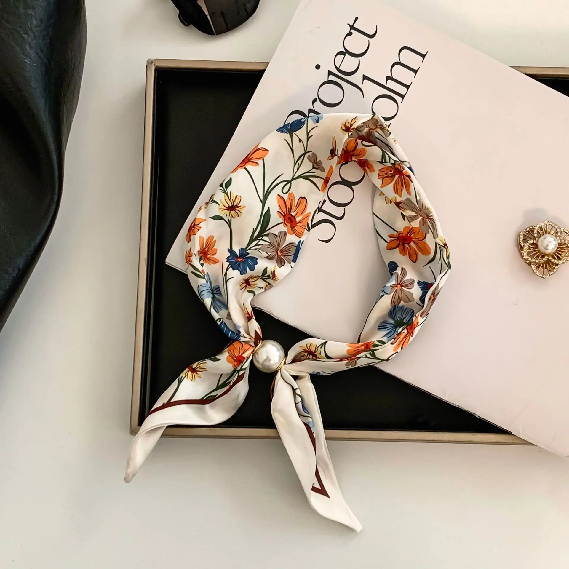 Cashew Flower zijden sjaal Moeiteloze sleutelbeenketting Nekwarmer met parelketting Sjaal met magnetische sluiting