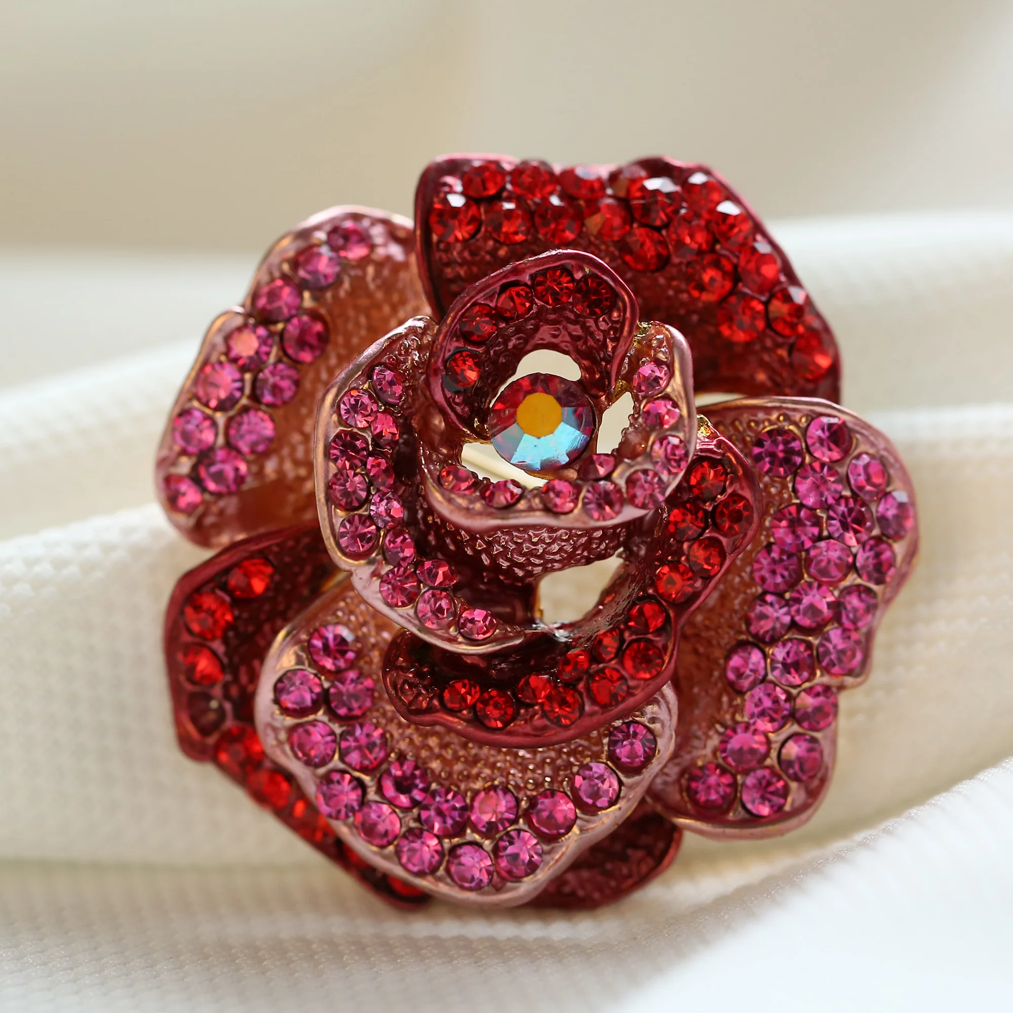 Rinhoo Rhinestone Large Rose Flower Brooch For Women Fashion Elegant Bouquet Wreath Plant Pins Scarf Clip Wedding Bridal Jewelry