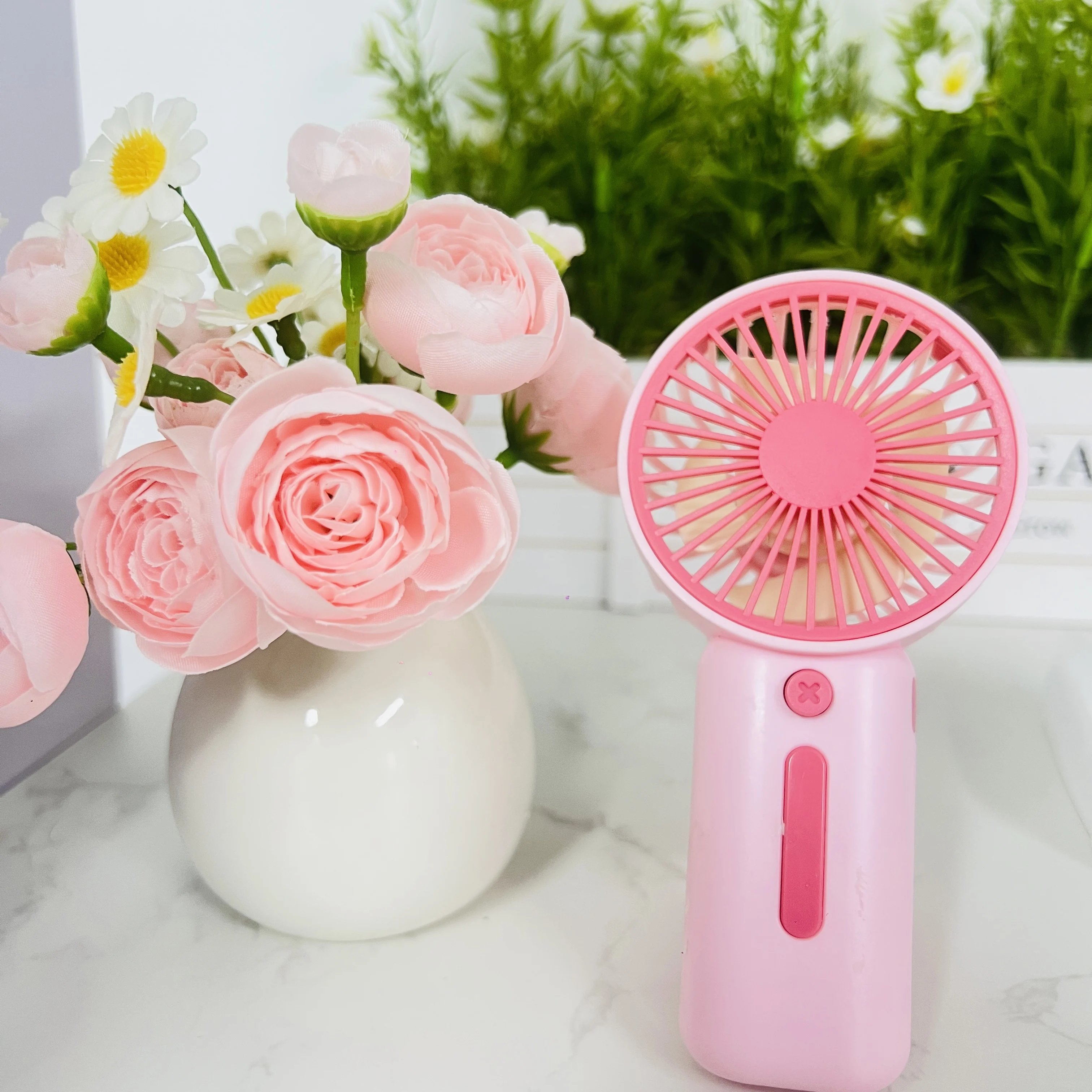 Q1B_Mini ventilateur en option quatre couleurs, portable et compact, ventilateur portatif sans batterie adapté à divers scénarios