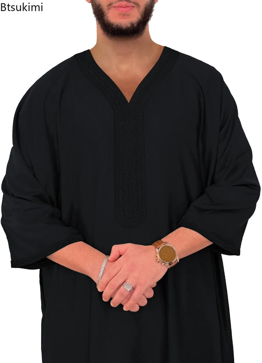 Roupão Masculino Marroquino Bordado com Decote em V, Moda Muçulmana, Abayas com Bolsos Laterais, Vestuário Islâmico Árabe, Vestido para Eid e Ramadan