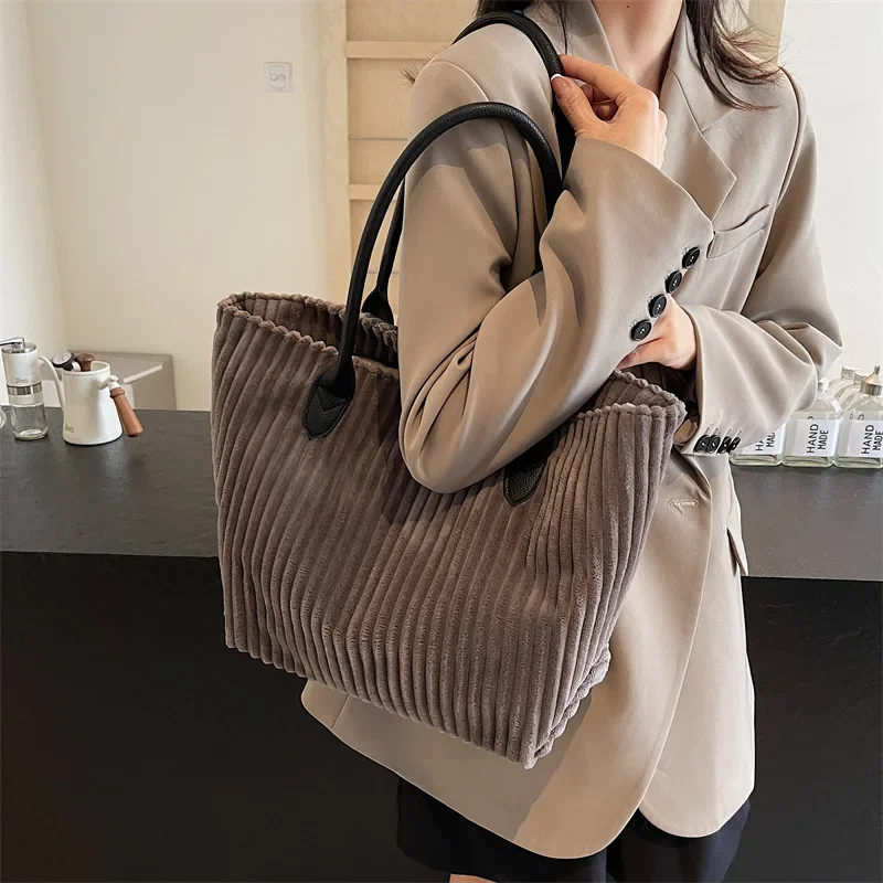 Casual Large-capacity Corduroy Bread Bag Women's 2024 New Autumn Winter Foreign Style Shoulder Bag Fashion Tote Bag