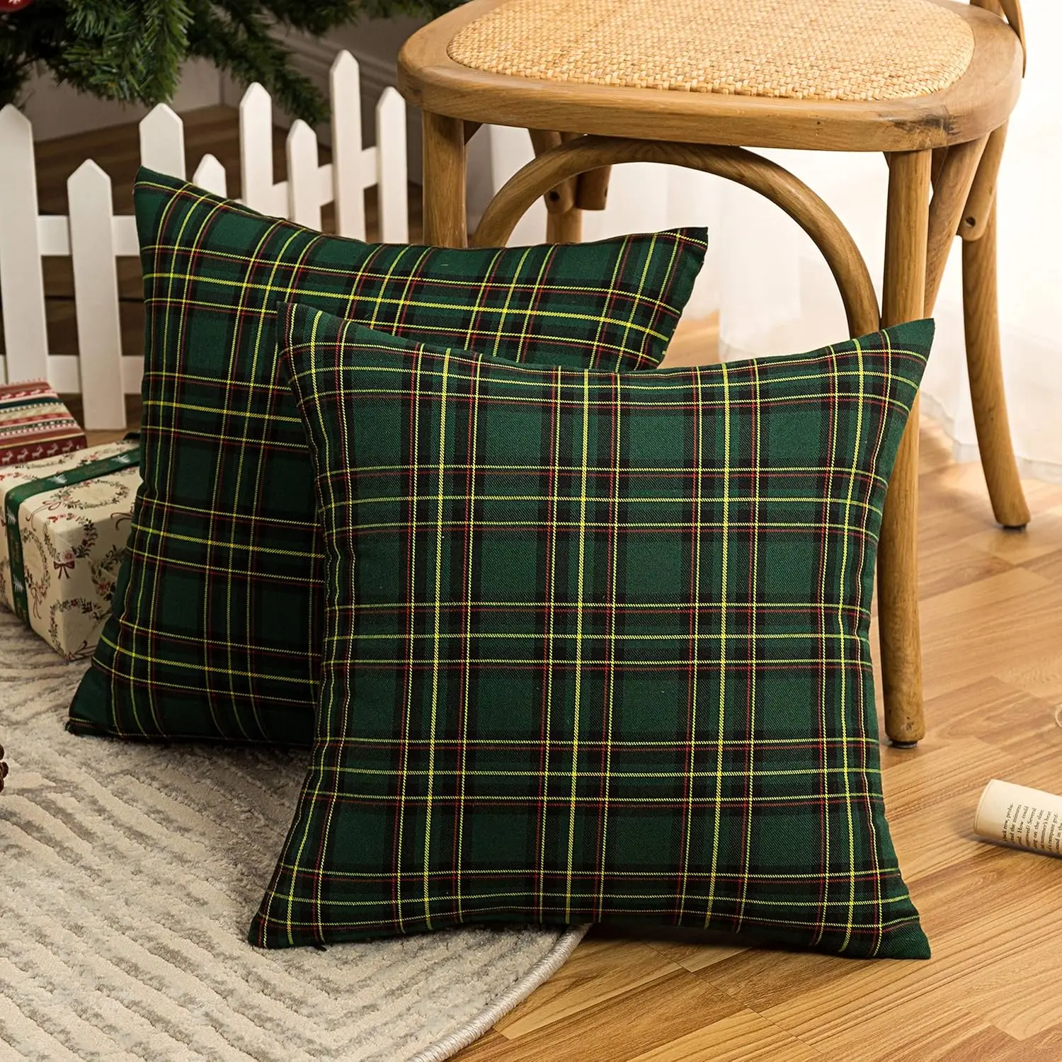 2pcs Scottish Tartan Christmas Plaid Cushion Covers Decorative Gift Throw Pillow Case Green Red Farmhouse Home Holiday Decor