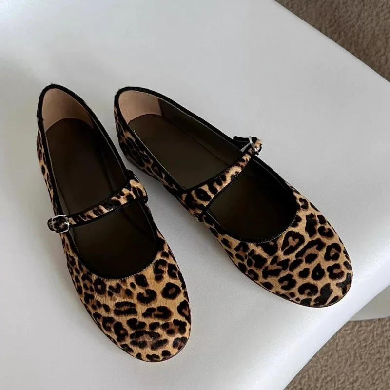 Zapatos de Ballet Mary Jane con estampado de leopardo y boca poco profunda a la moda para mujer, zapatos planos con hebilla y punta redonda para