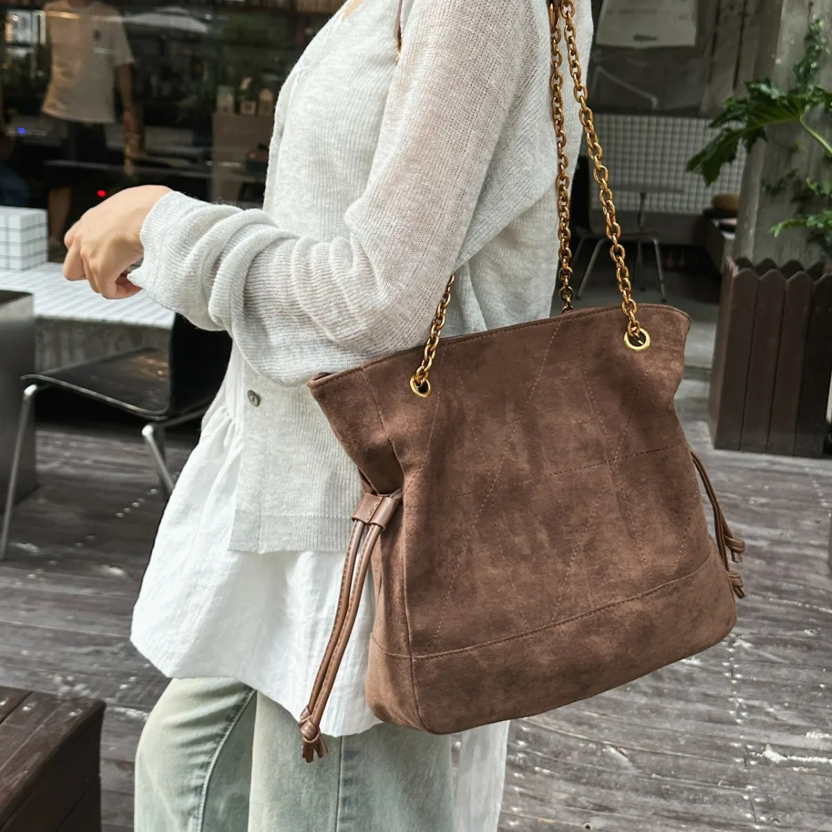 

Новая матовая сумка на цепочке из воловьей кожи, женская сумка через плечо в стиле ретро, большая вместительная сумка через плечо, интернет-знаменитости, поездки на работу